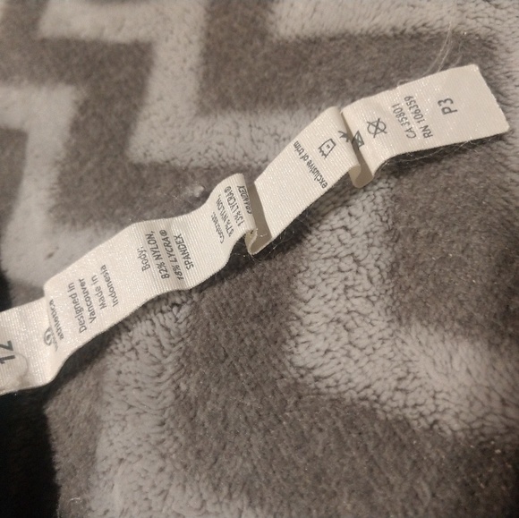 Lululemon sz12 - Picture 2 of 6